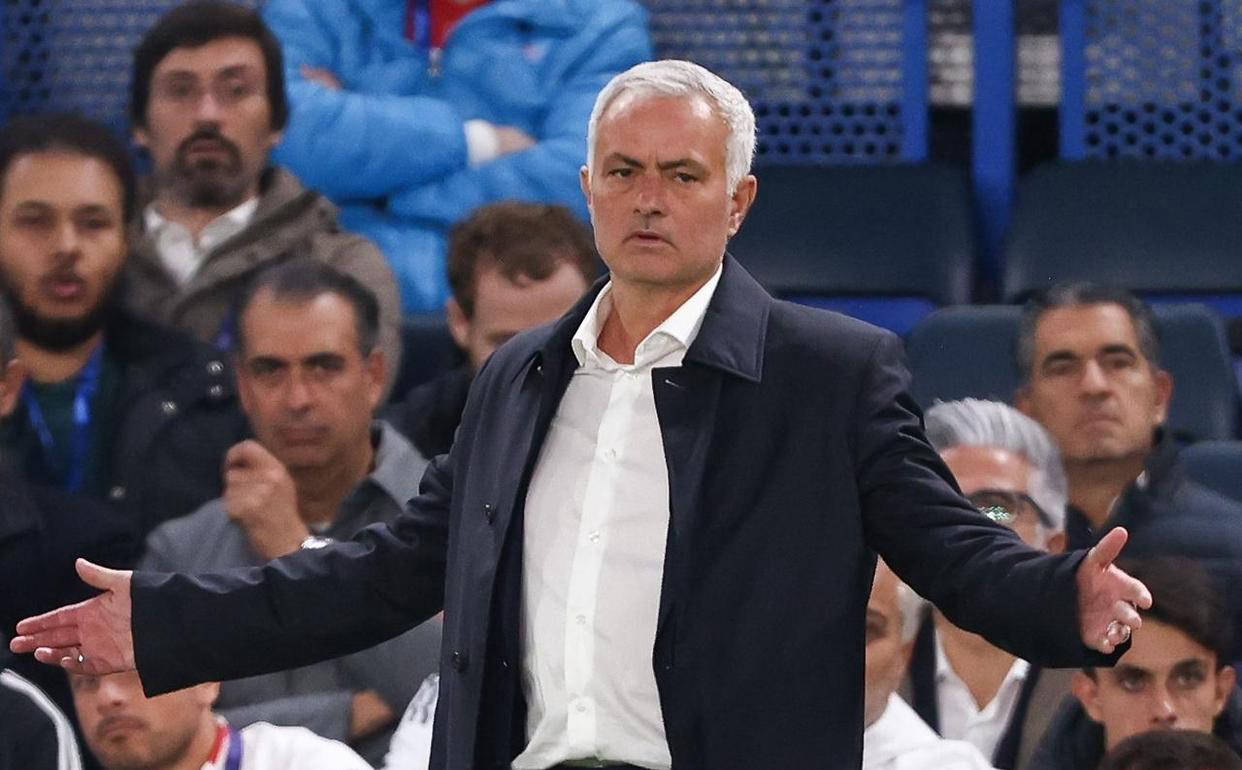 足坛纷呈：穆帅率队晋级、法甲领头羊遭阻击、本泽马失点