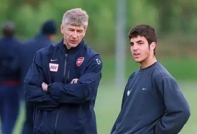 6分领跑！3连亚魔咒压顶，阿森纳10场魔鬼赛程+冬窗补强能破局？